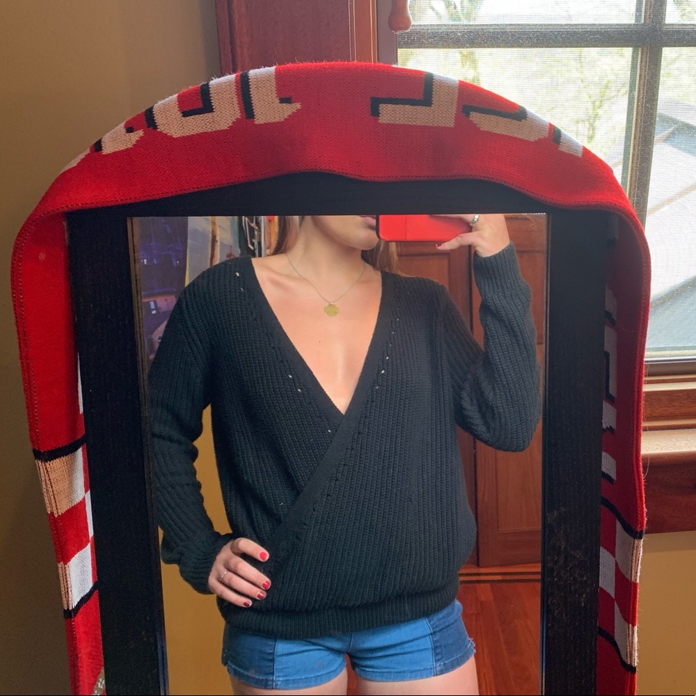 NWOT Deep V neck Abercrombie black sweater